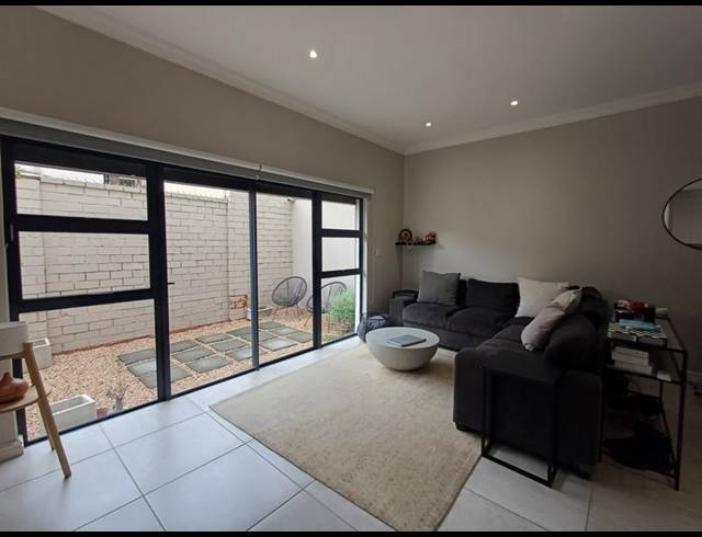4 BEDROOM APARTMENT FOR SALE IN MORNINGSIDE